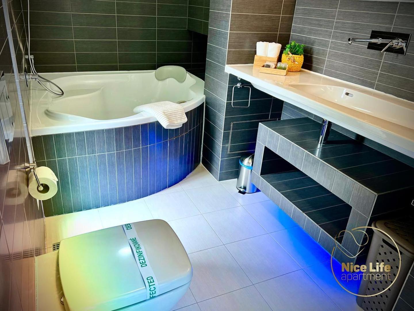 Nice Life - Luxury Apartment In The Old Town. Bratislava Eksteriør billede