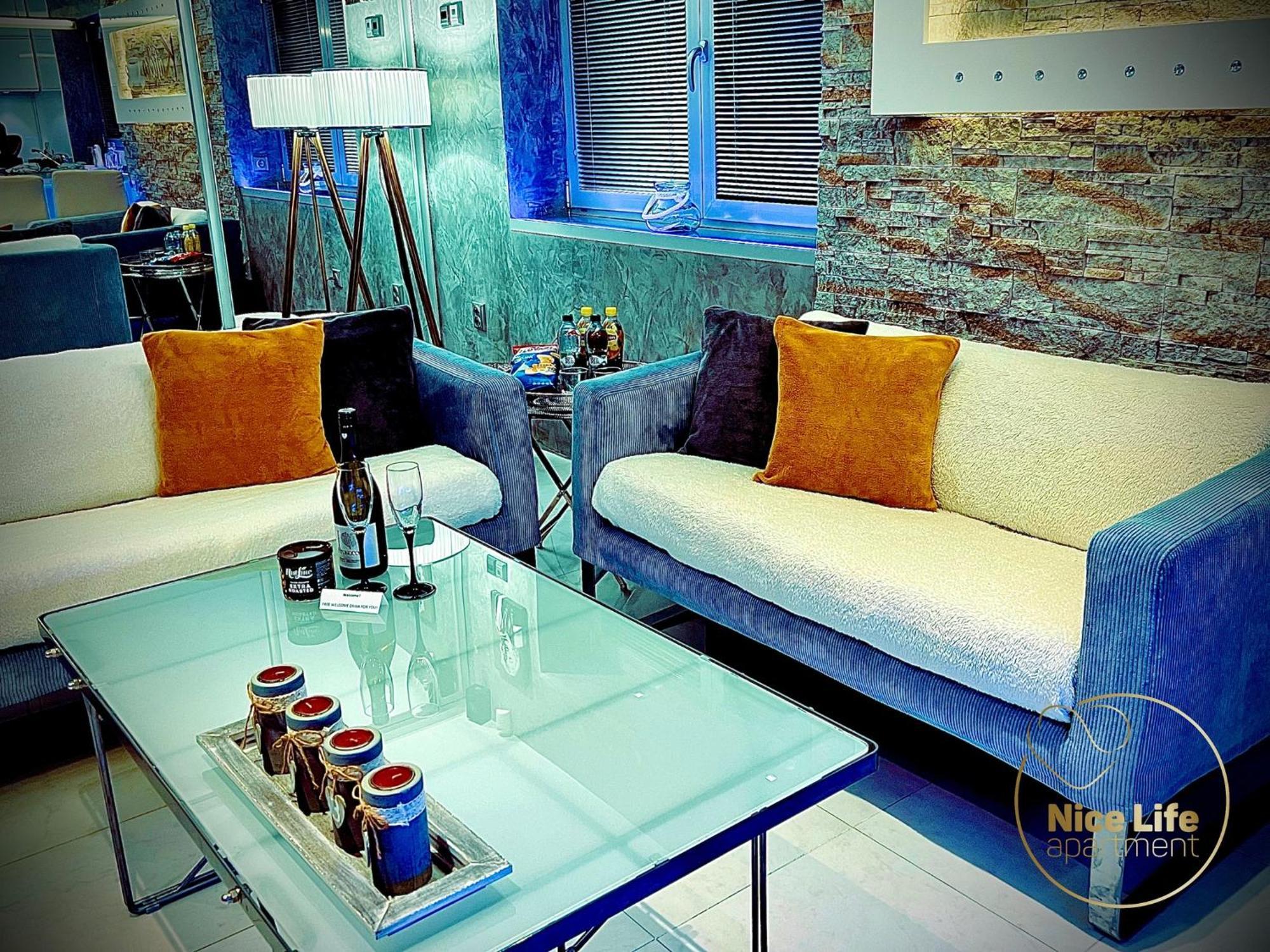 Nice Life - Luxury Apartment In The Old Town. Bratislava Eksteriør billede